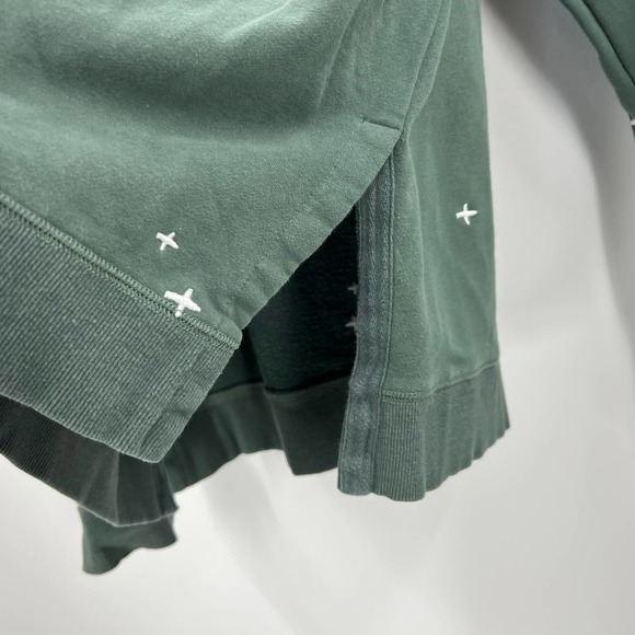 Hem & Thread Green Embroidered Popover Sweater Casual Side Slits Large - Picture 7 of 8